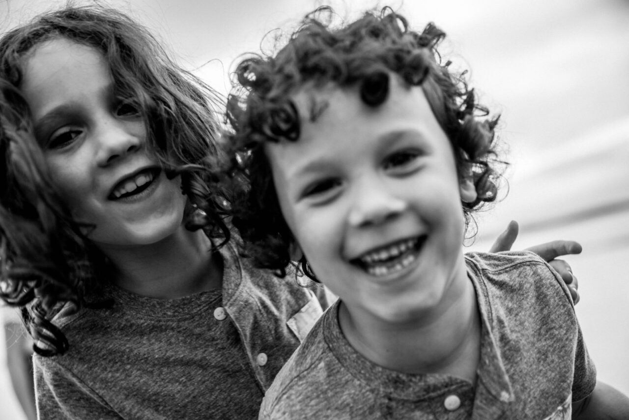 Victoria BC Family Photographer | kids at the beach smiling